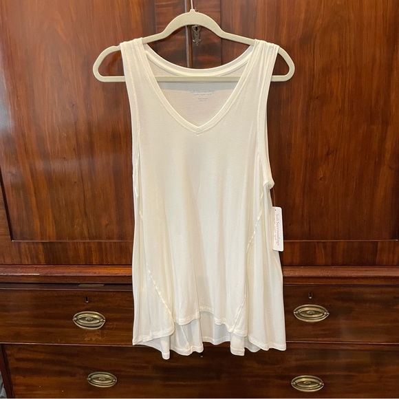 Soft Surroundings Tops - Soft Surroundings sleeveless tunic in marshmallow.